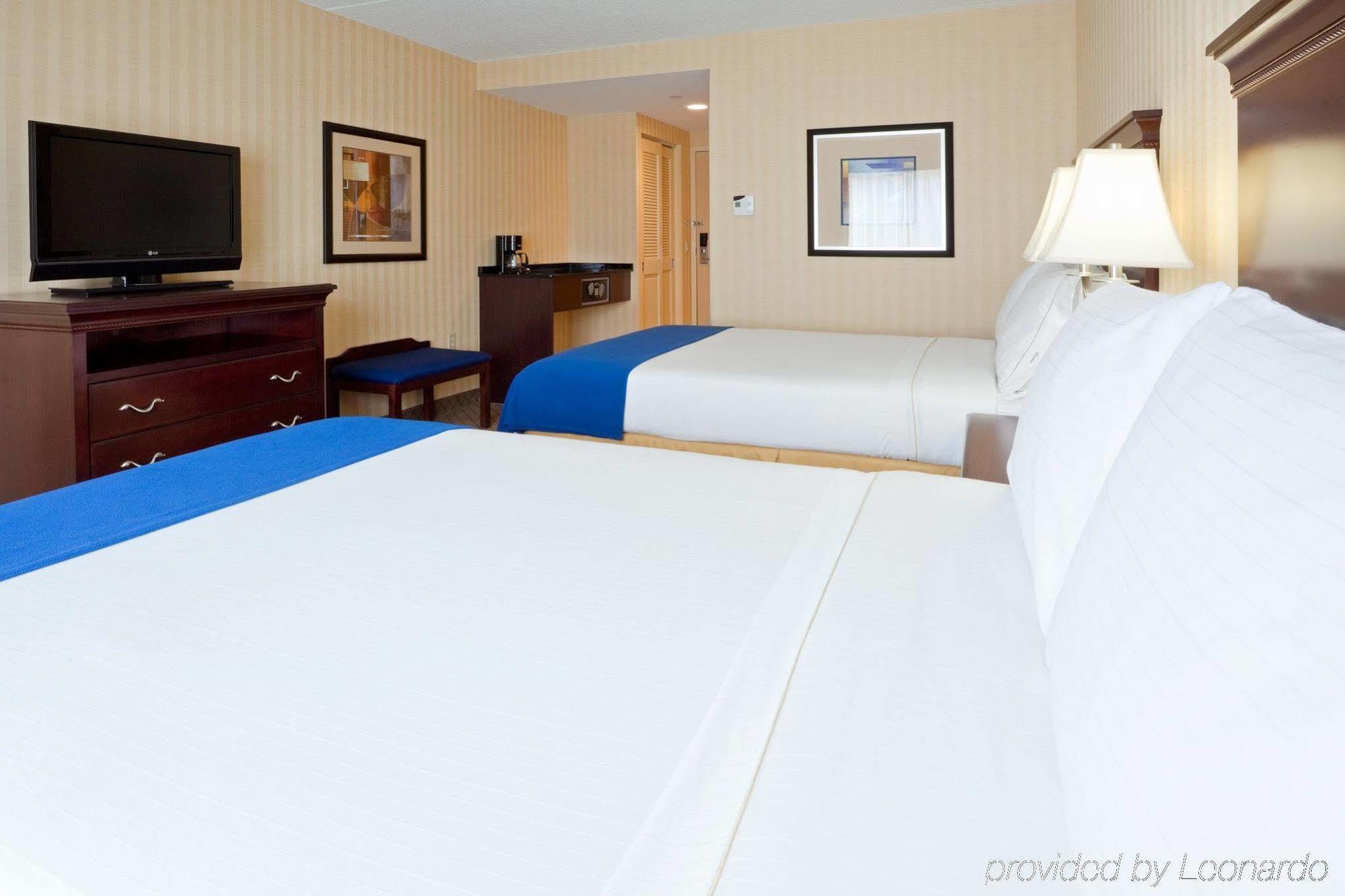 Holiday Inn Express & Suites West Long Branch - Eatontown, An Ihg Hotel Oda fotoğraf